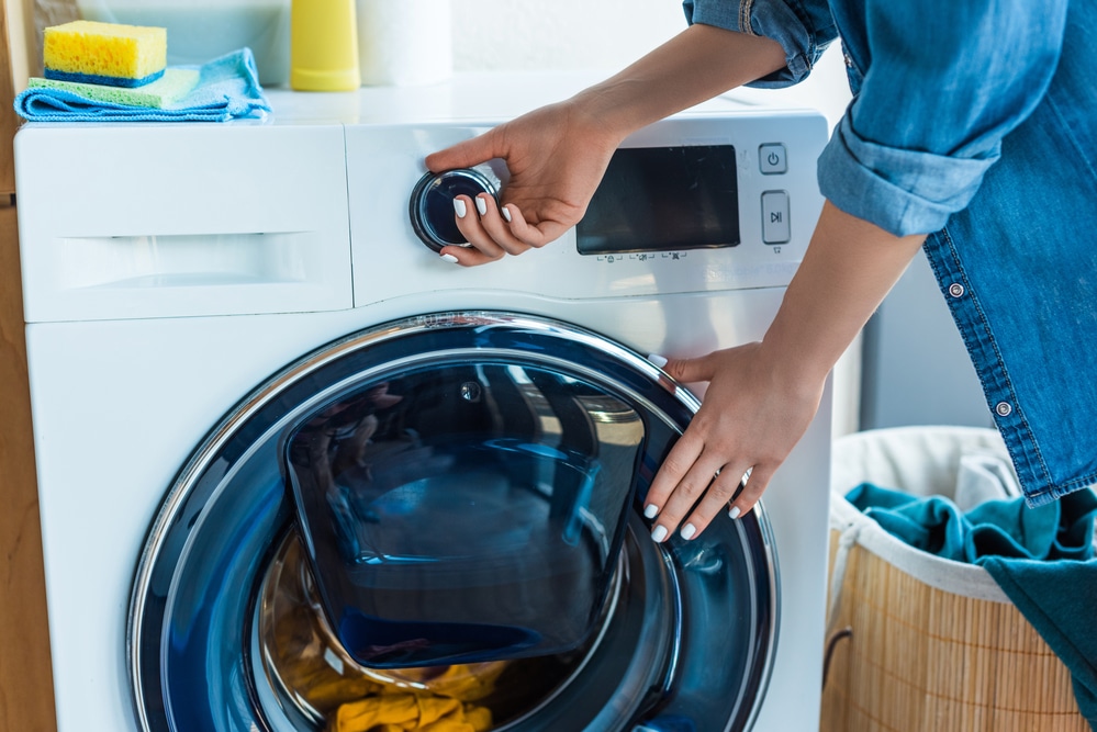 Come pulire una lavatrice: consigli per la pulizia facile